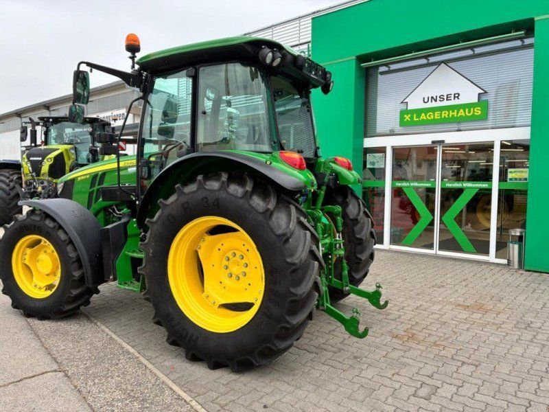 John Deere 5090 M