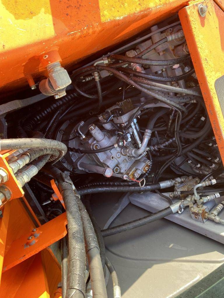 Hitachi ZX 180 LC-3
