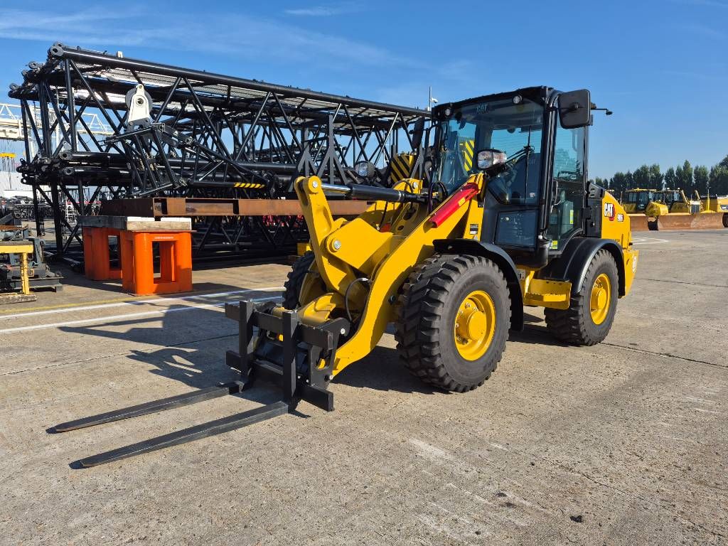 CAT 906