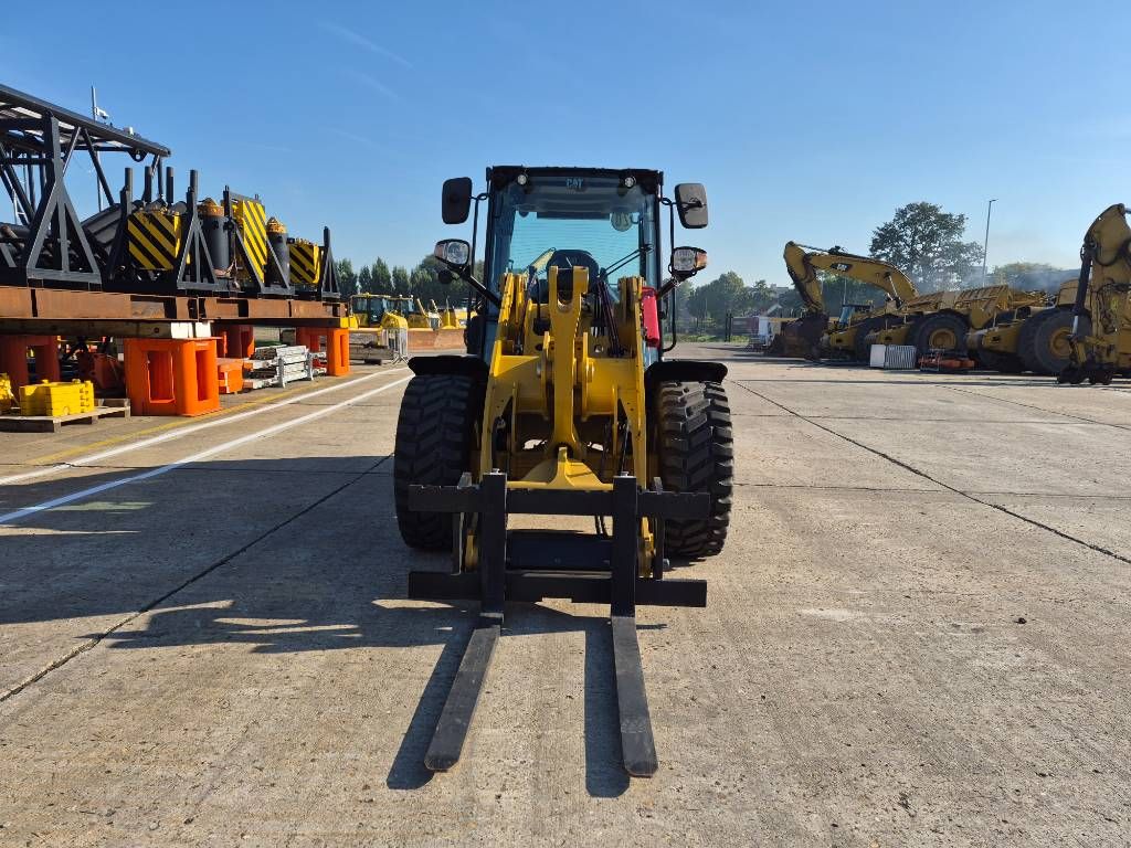 CAT 906