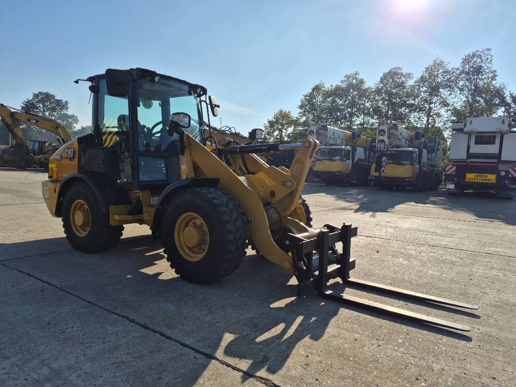 CAT 906