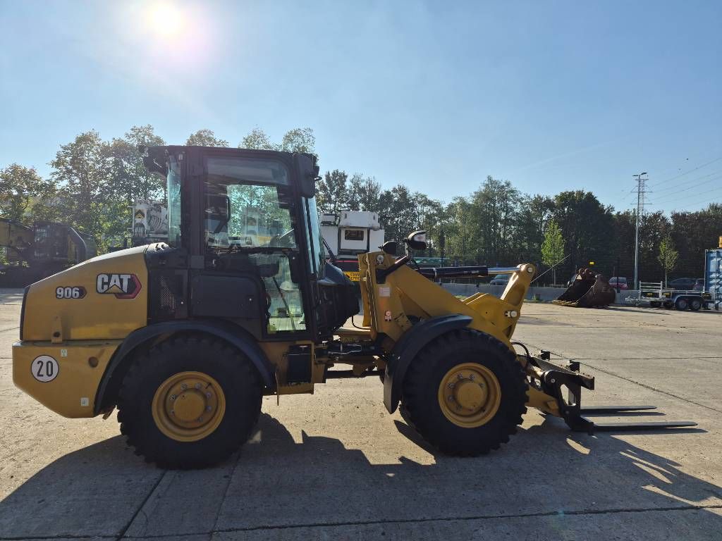 CAT 906