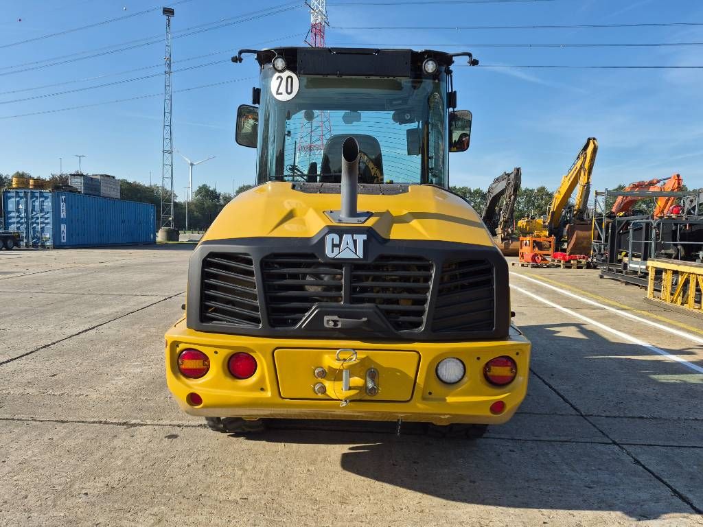 CAT 906