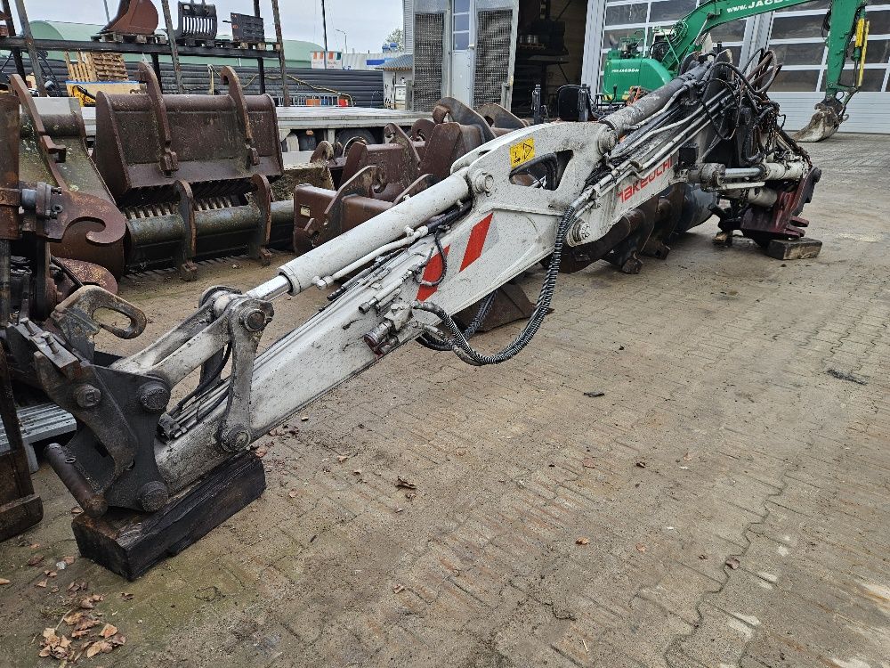 Complete giek van Takeuchi TB295W met lichte brandschade