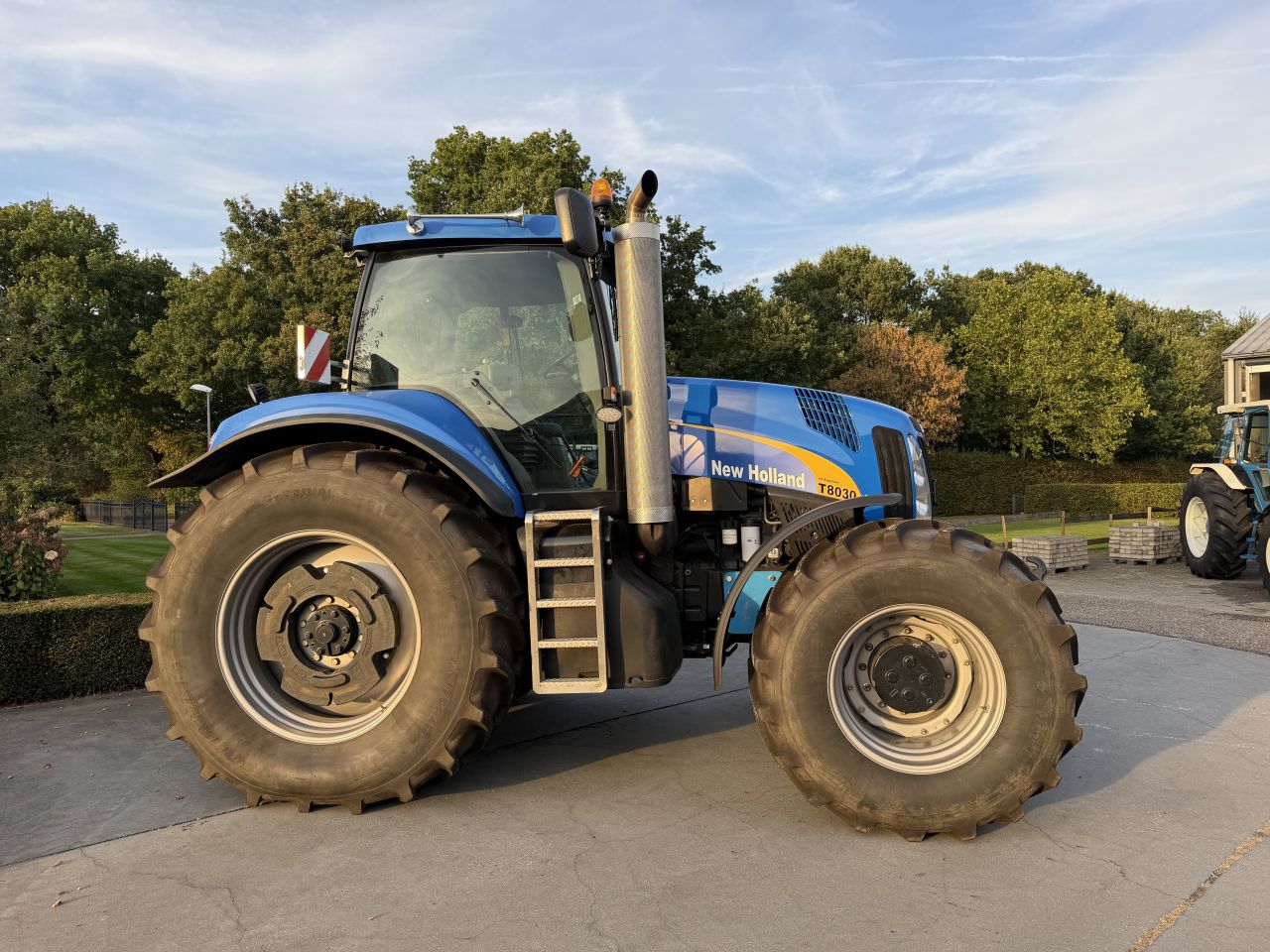 Nette New Holland T8030 powershift!