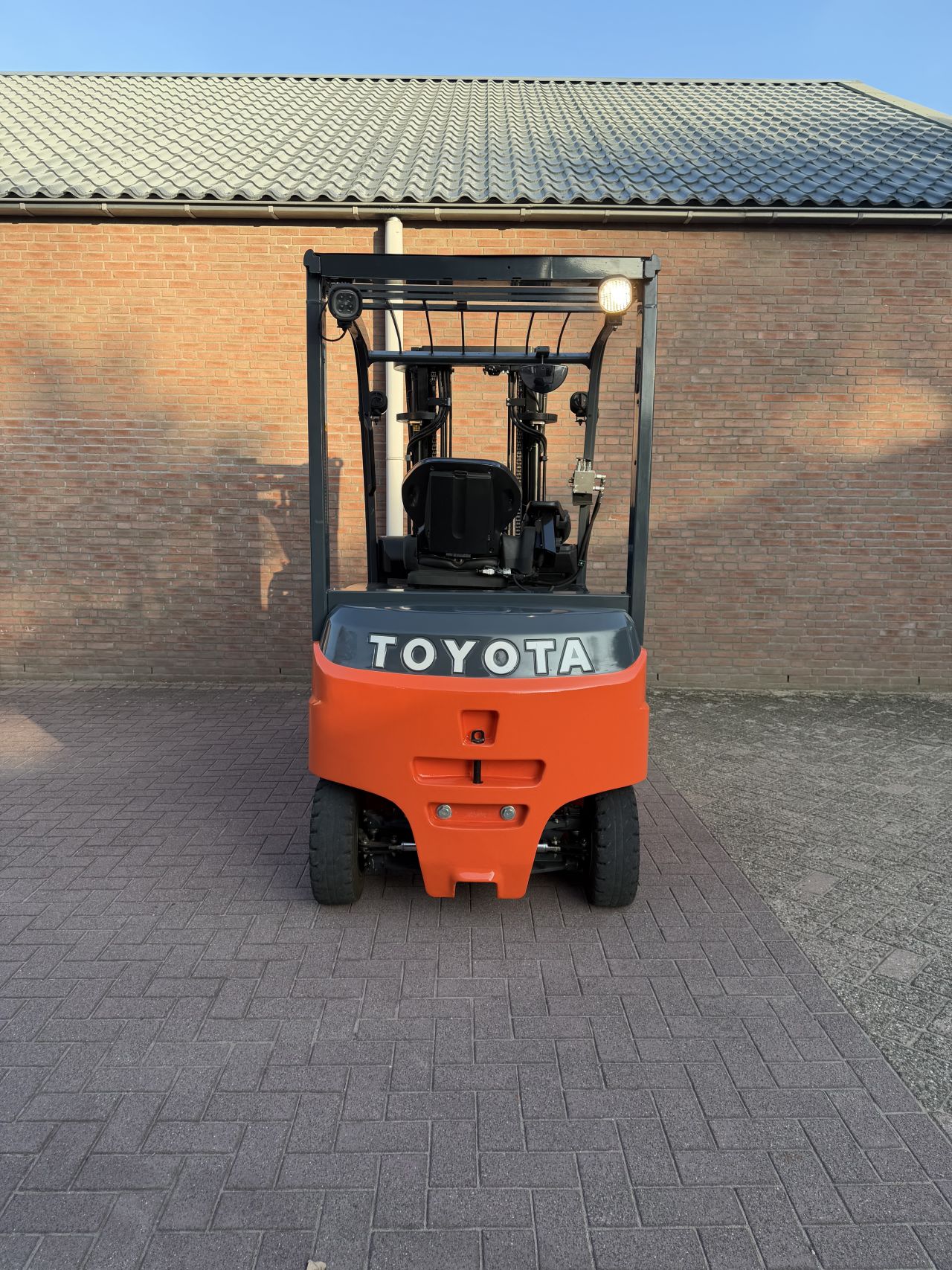 Toyota 8FBMT25 2500kg triplo elektrische heftruck