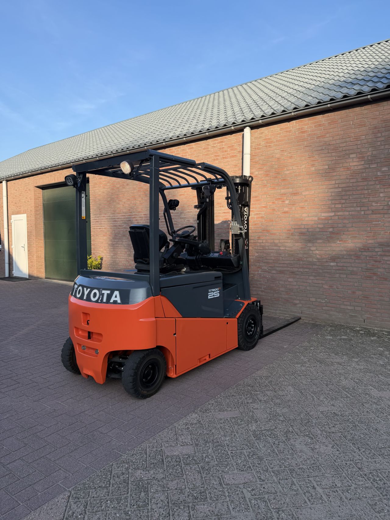 Toyota 8FBMT25 2500kg triplo elektrische heftruck