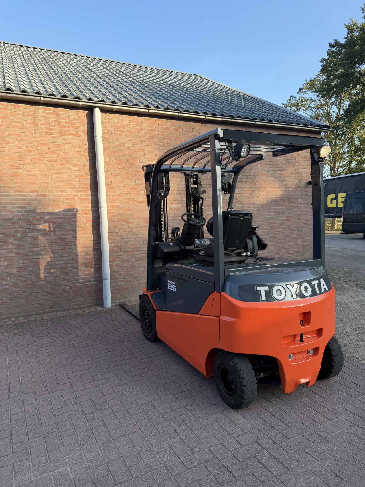 Toyota 8FBMT25 2500kg triplo elektrische heftruck