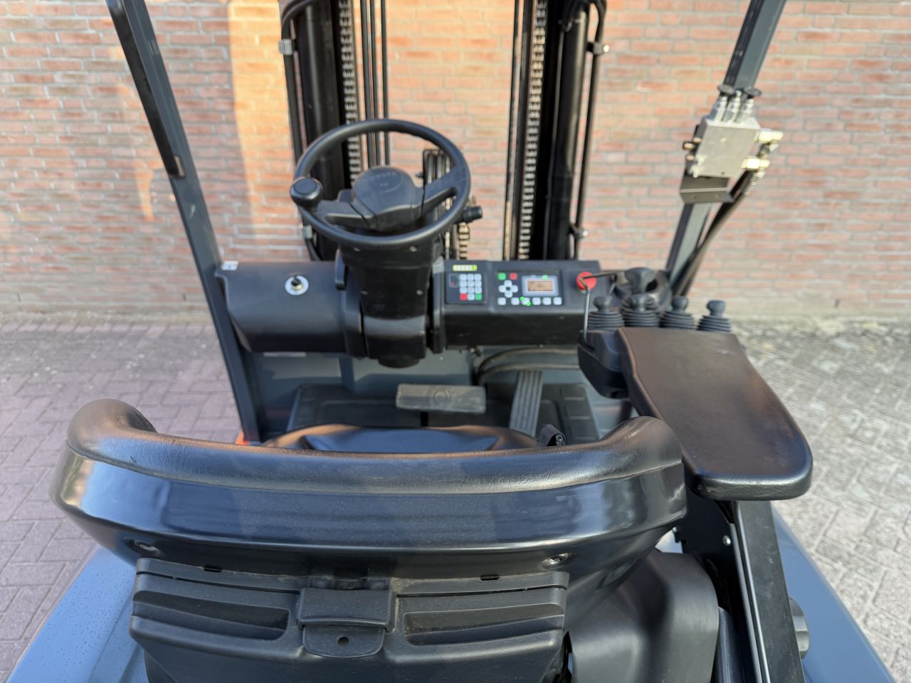Toyota 8FBMT25 2500kg triplo elektrische heftruck