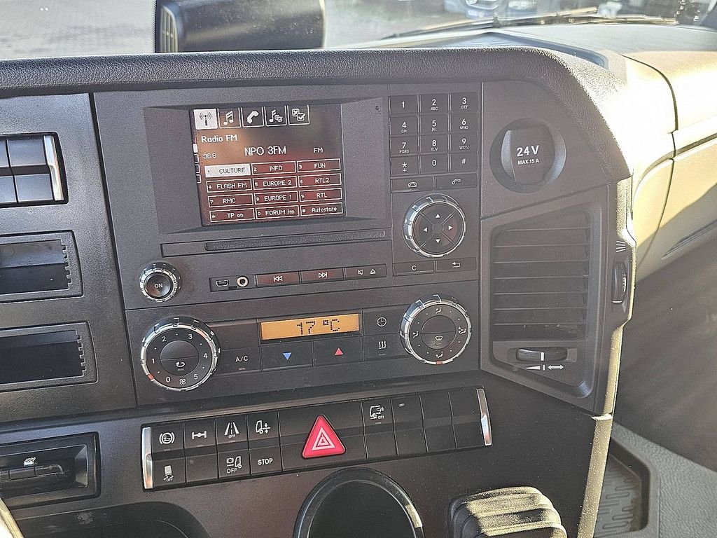 MERCEDES-BENZ ACTROS 1843