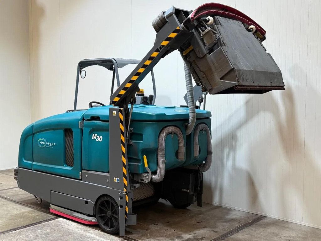 Tennant M30 LPG 2017 1800uu!! Veeg-Schrob-machine HL1026