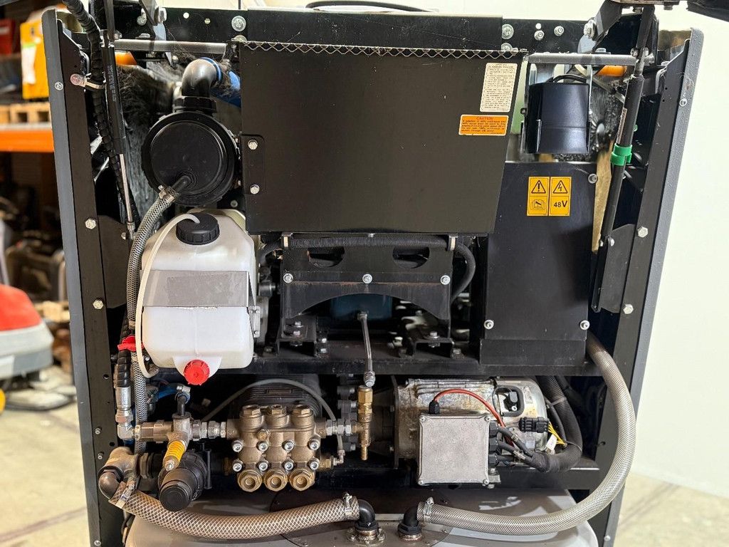 Tenax TXE2 hybride wegdekreiniger lithium kubota 2018 HL1038