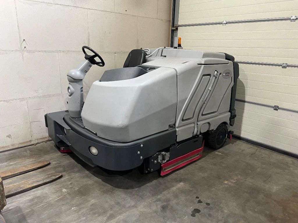 Nilfisk !! ER 1600 kubota diesel 2011 schrobmachine HL1046