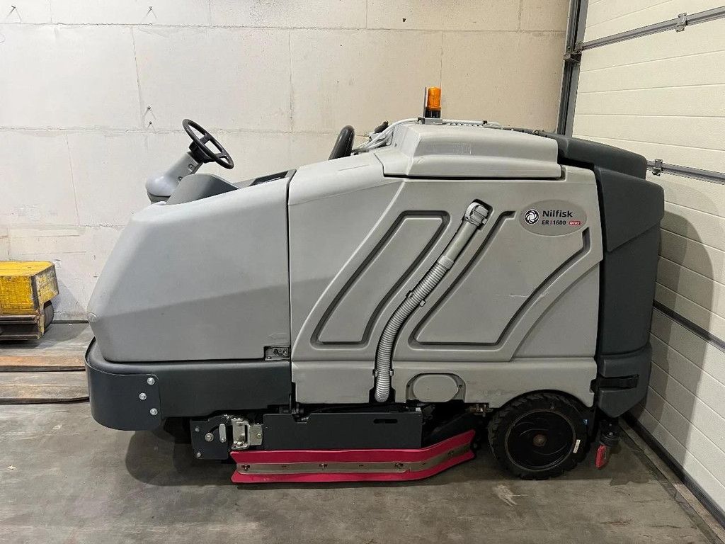 Nilfisk !! ER 1600 kubota diesel 2011 schrobmachine HL1046