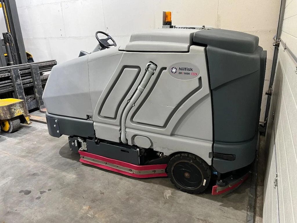 Nilfisk !! ER 1600 kubota diesel 2011 schrobmachine HL1046