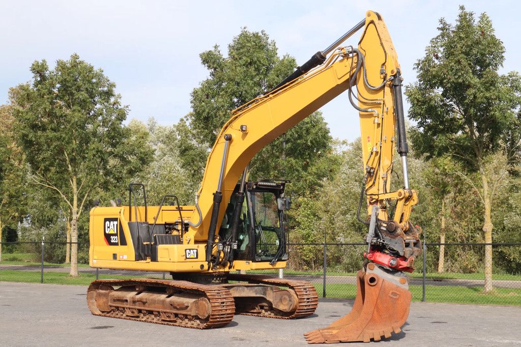 Caterpillar 323 07A | ROTOTILT | QUICK COUPLER | BUCKET