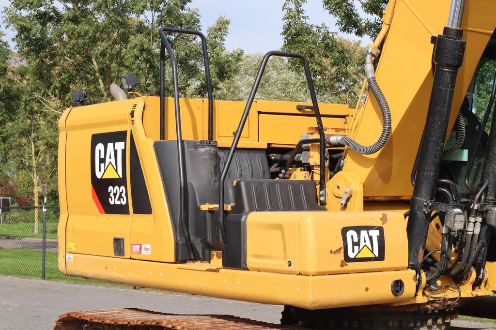 Caterpillar 323 07A | ROTOTILT | QUICK COUPLER | BUCKET