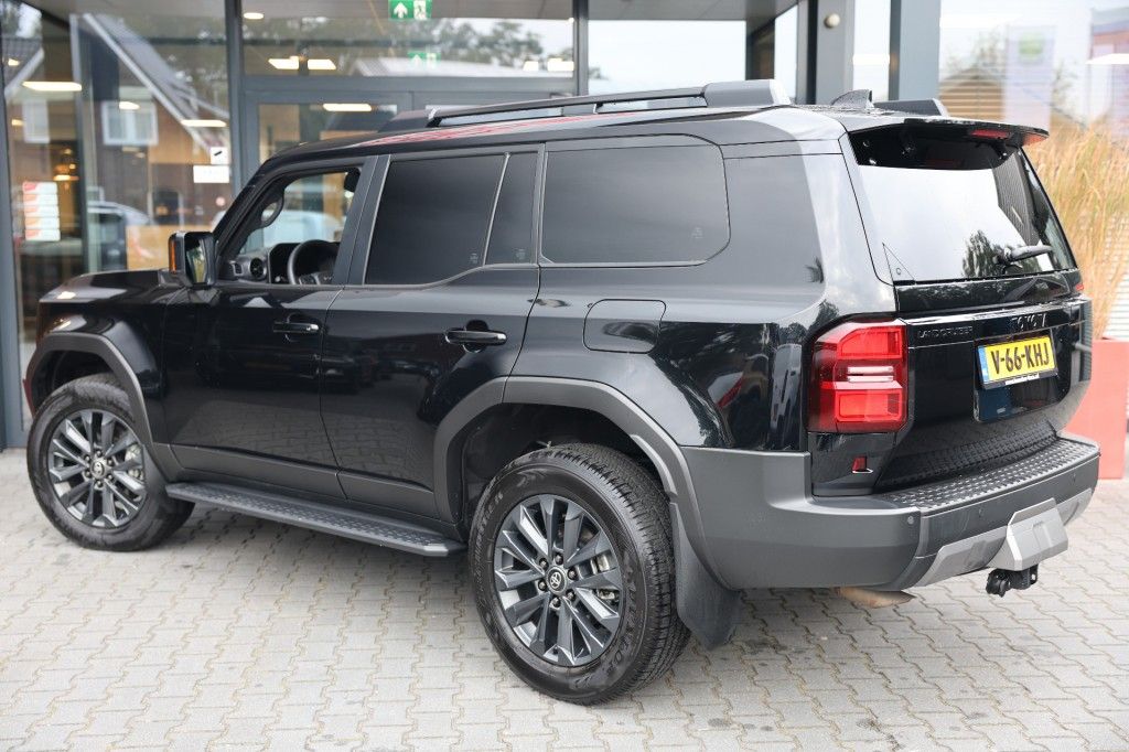 Toyota Landcruiser 250 2.8 D-4D 5DRS PROFESSIONAL A/T VAN