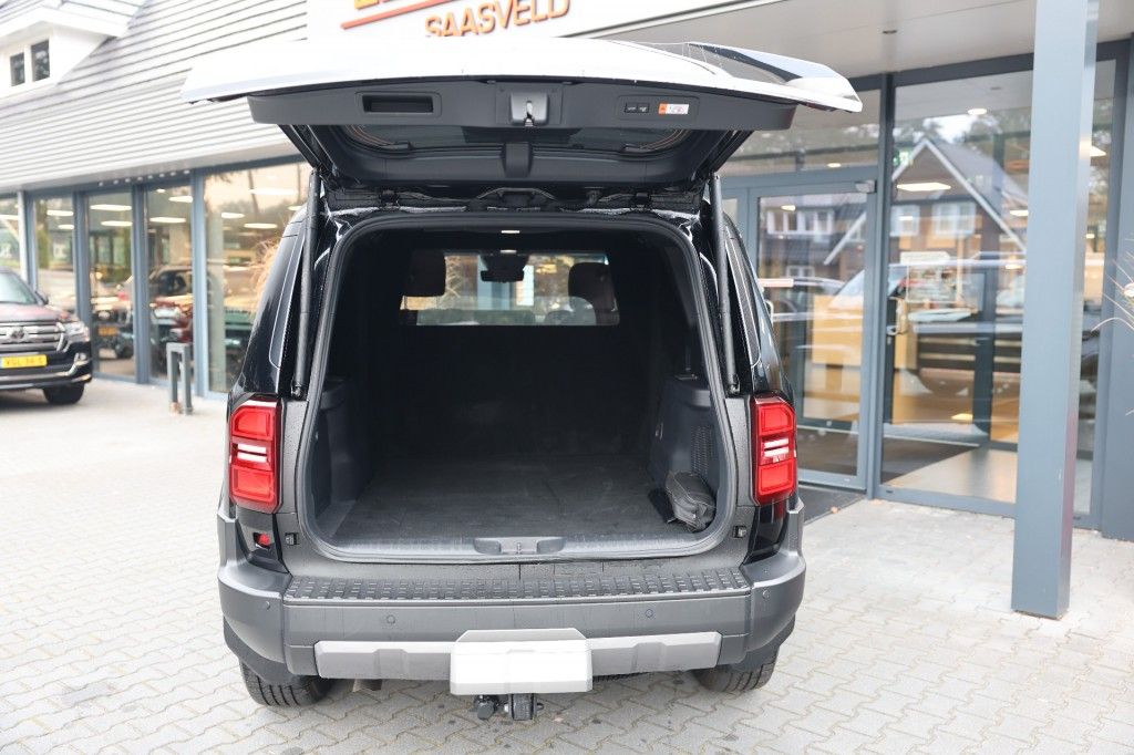 Toyota Landcruiser 250 2.8 D-4D 5DRS PROFESSIONAL A/T VAN