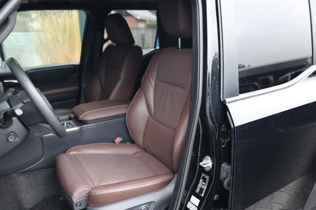 Toyota Landcruiser 250 2.8 D-4D 5DRS PROFESSIONAL A/T VAN