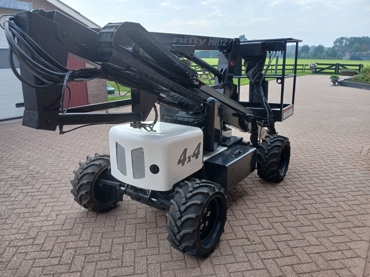 Niftylift hoogwerker hr12 4x4 bj 2020 diesel en elektrisch