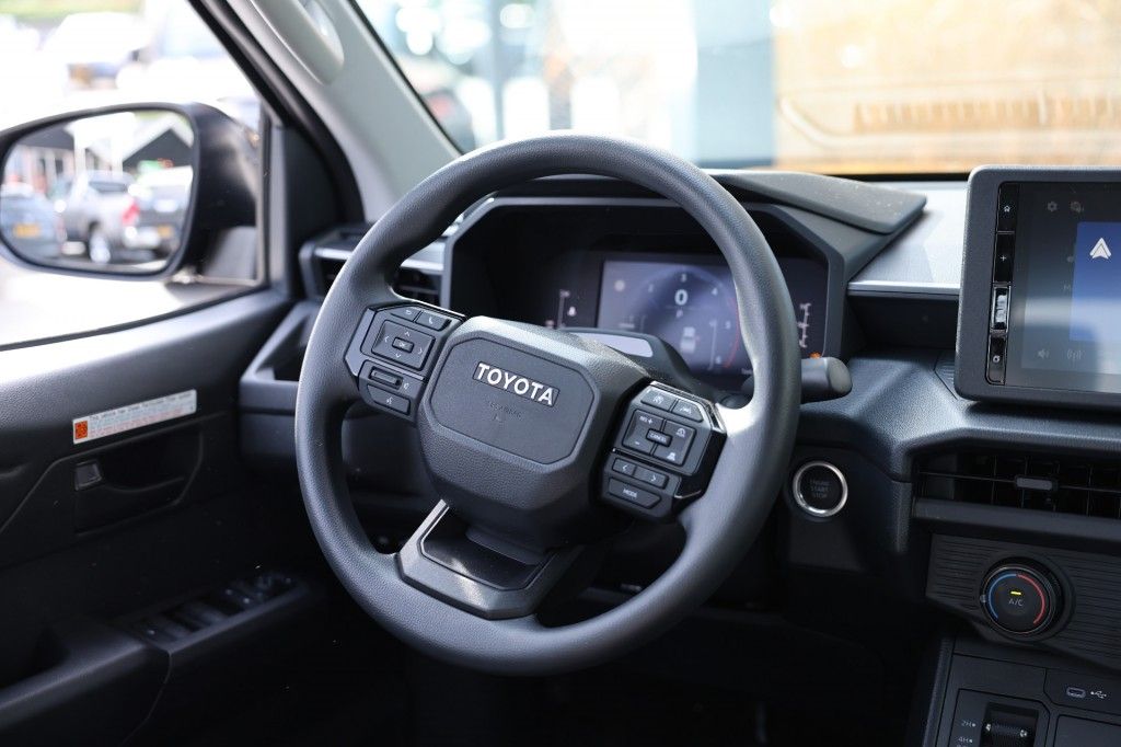 Toyota Hilux 2.8 D-4D MHEV DUBBEL CABINE ACTIVE A/T 4WD