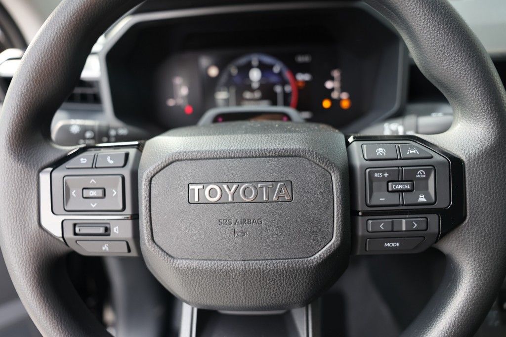 Toyota Hilux 2.8 D-4D MHEV DUBBEL CABINE ACTIVE A/T 4WD
