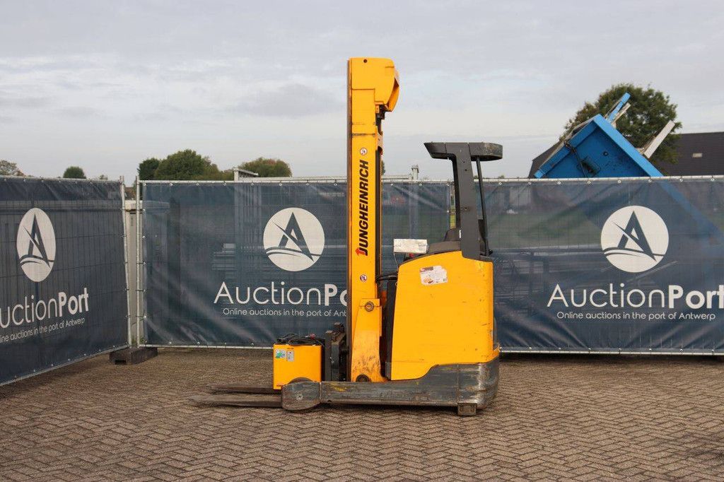 Jungheinrich ETV 214 Elektro-Schubmaststapler 1400 kg 7,1 m