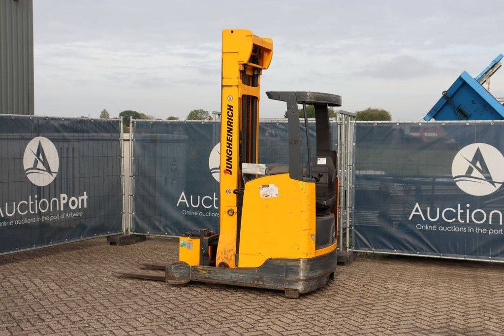 Jungheinrich ETV 214 Elektro-Schubmaststapler 1400 kg 7,1 m