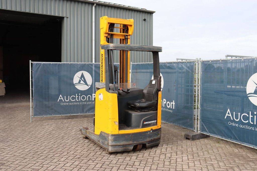 Jungheinrich ETV 214 Elektro-Schubmaststapler 1400 kg 7,1 m