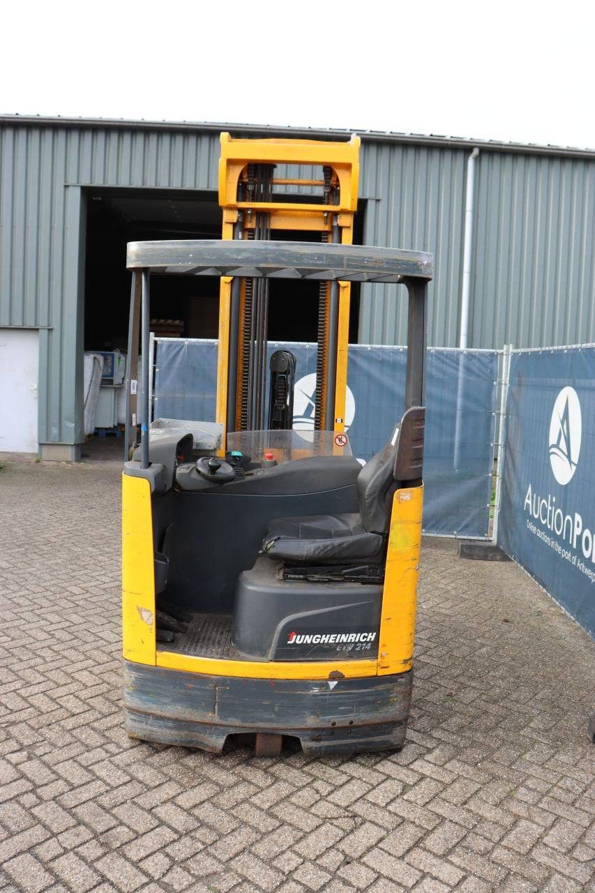 Jungheinrich ETV 214 Elektro-Schubmaststapler 1400 kg 7,1 m