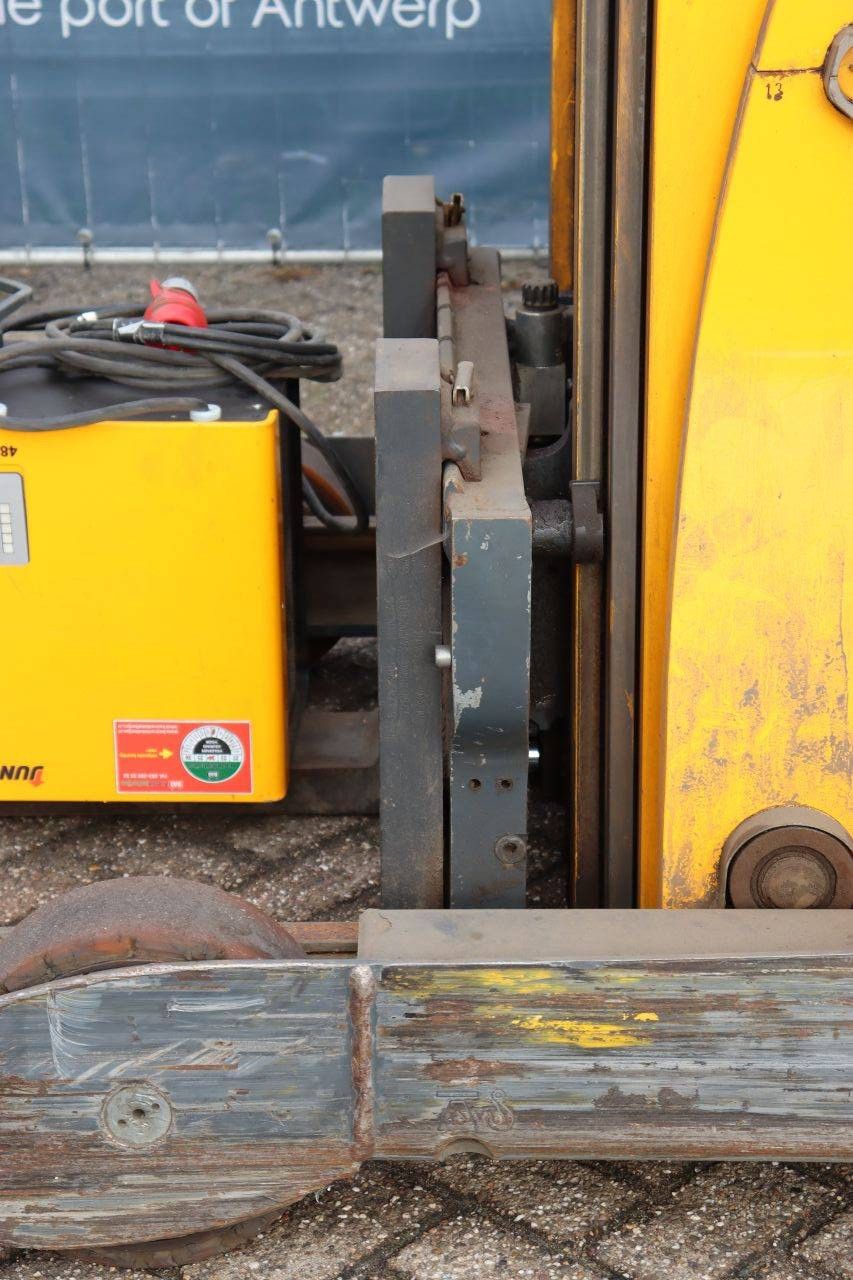 Jungheinrich ETV 214 Elektro-Schubmaststapler 1400 kg 7,1 m