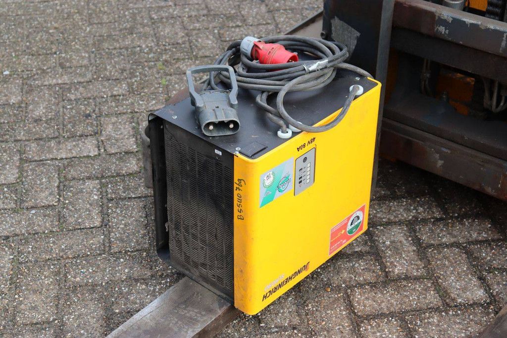 Jungheinrich ETV 214 Elektro-Schubmaststapler 1400 kg 7,1 m