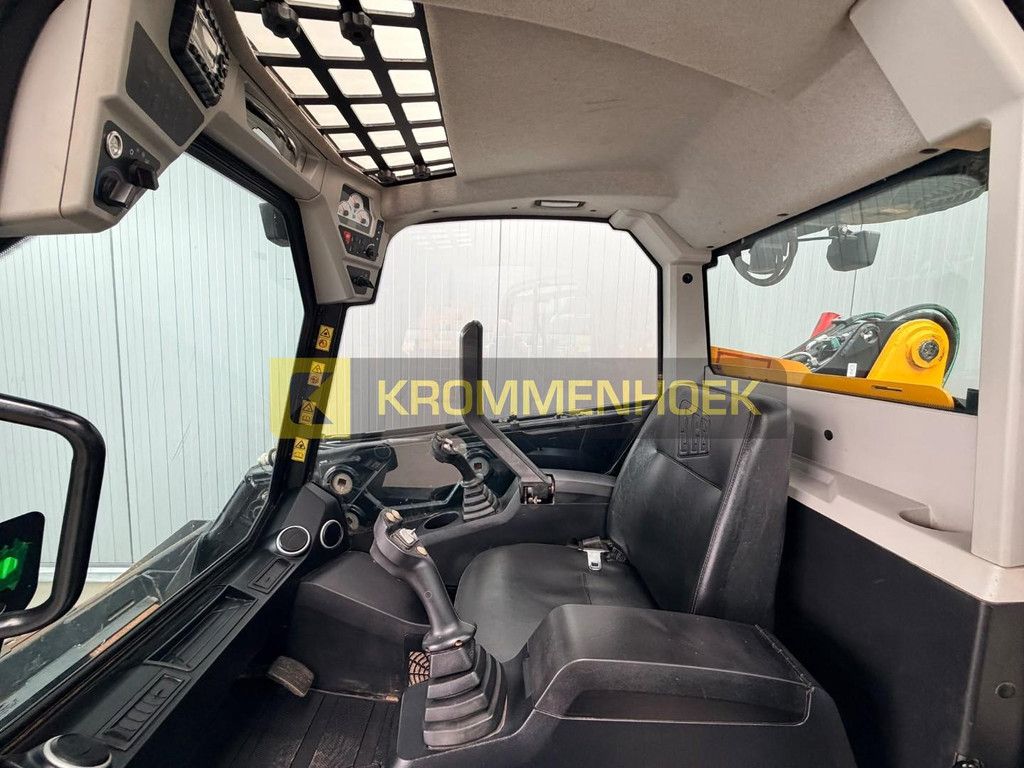 JCB 3TS-8T Teleskid KH10308