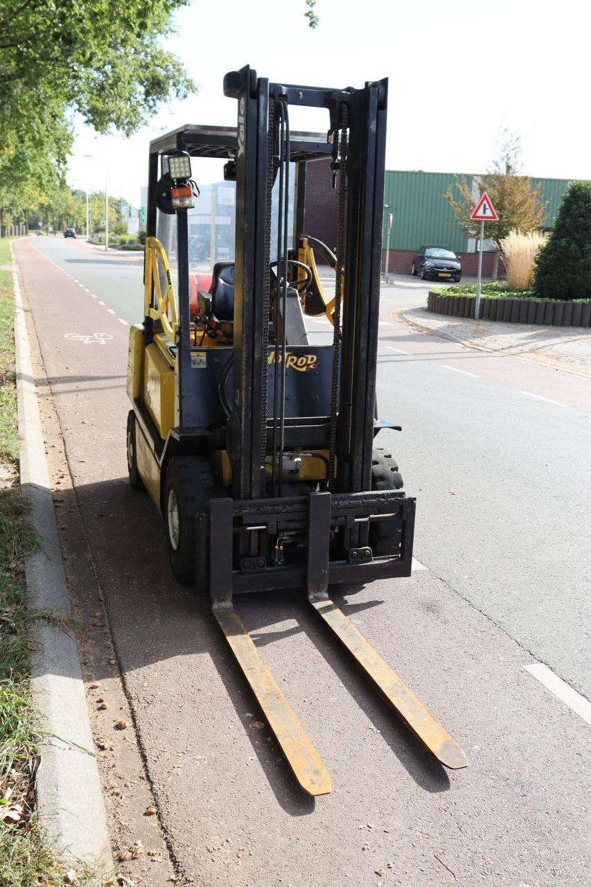 Forklift Yale GLP25TF V2420 LPG 2460kg 3.83m 2003