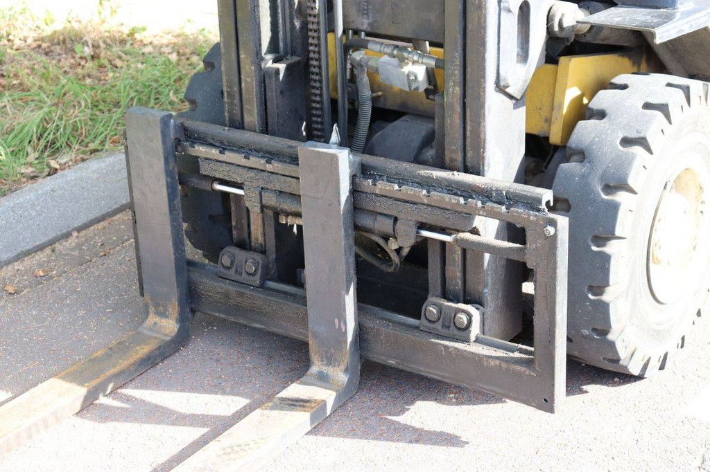 Forklift Yale GLP25TF V2420 LPG 2460kg 3.83m 2003