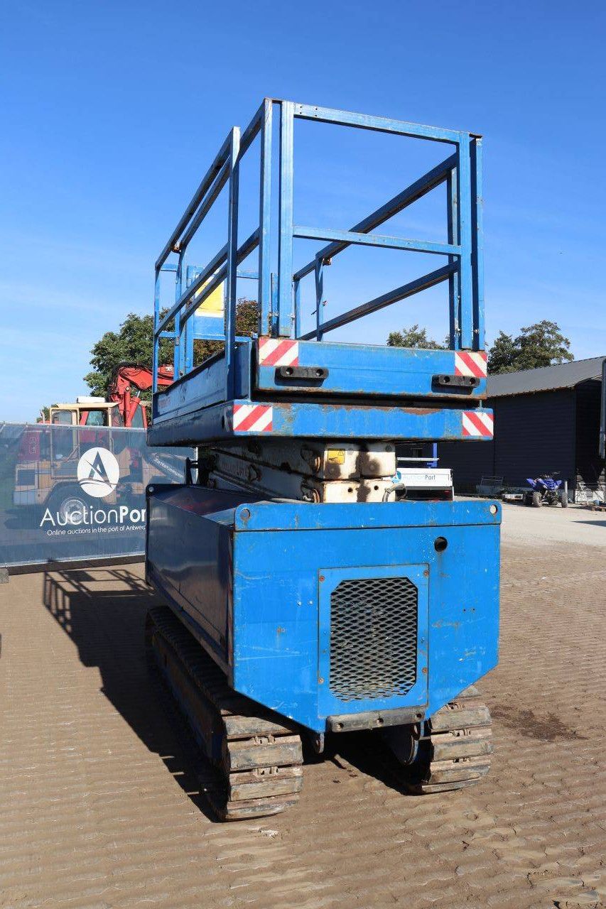 Scherenbühne Holland Lift Y-70DL12-TR Diesel 9 m