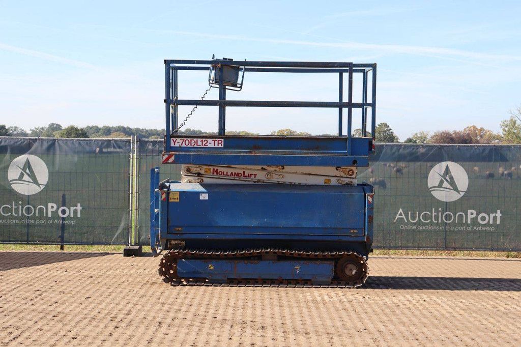 Scissor Lift Holland Lift Y-70DL12-TR Electric+Diesel 9m 2004