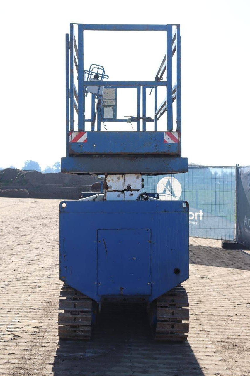 Scissor Lift Holland Lift Y-70DL12-TR Electric+Diesel 9m 2004