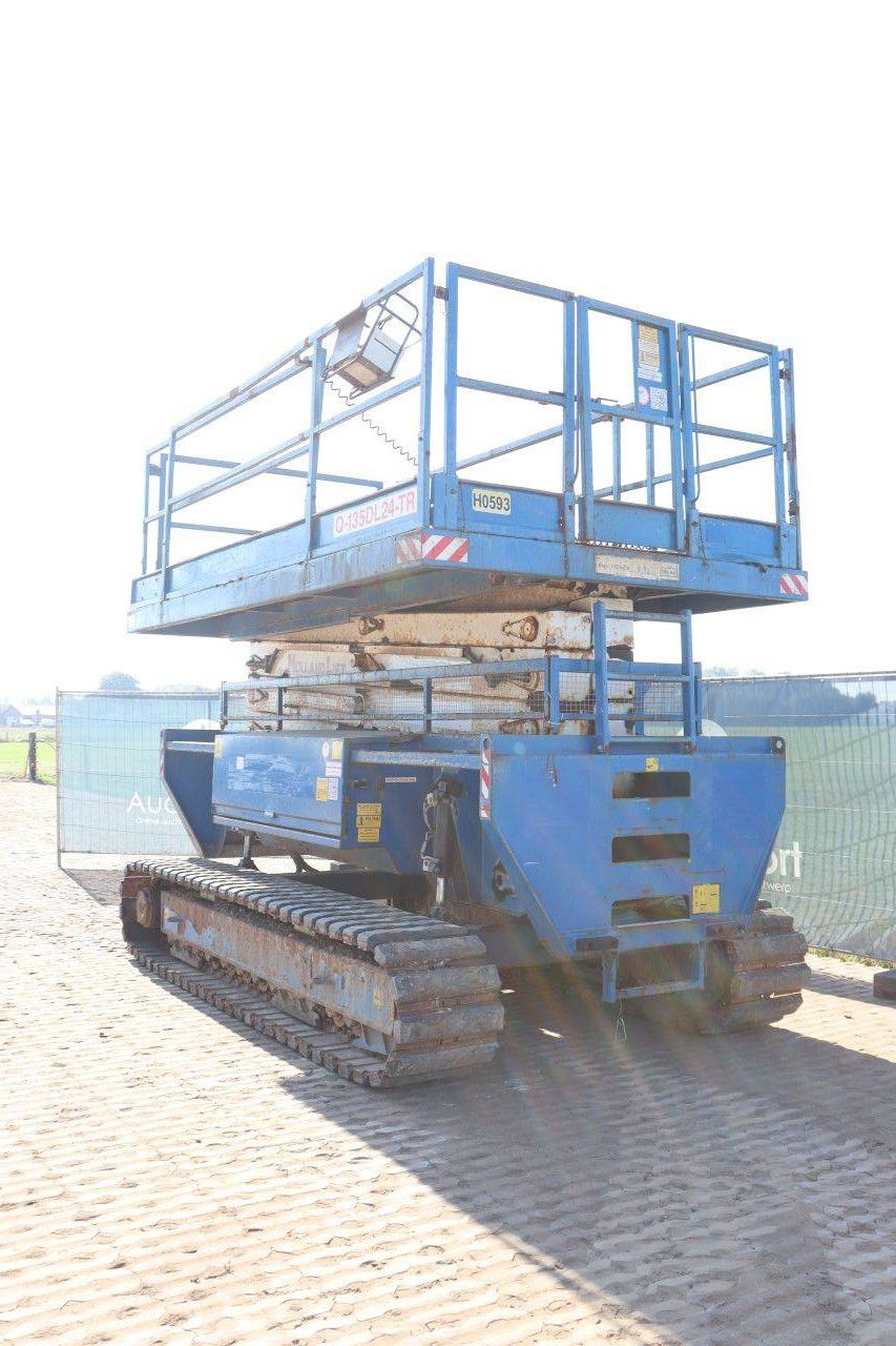 Crawler scissor lift Holland Lift Monostar Q-135DL24-TR Diesel 35.9kW 750kg 16m 2007