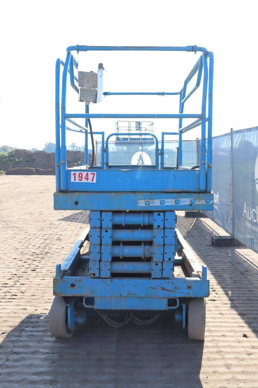 Elektrische Scherenarbeitsbühne X32-N99, Tragkraft 340 kg, Höhe 11,75 m