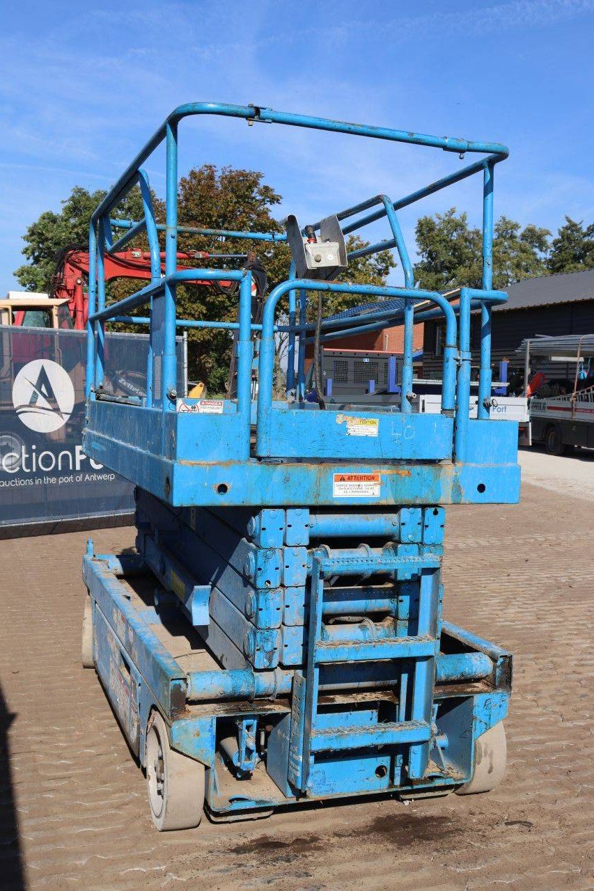 Elektrische Scherenarbeitsbühne X32-N99, Tragkraft 340 kg, Höhe 11,75 m