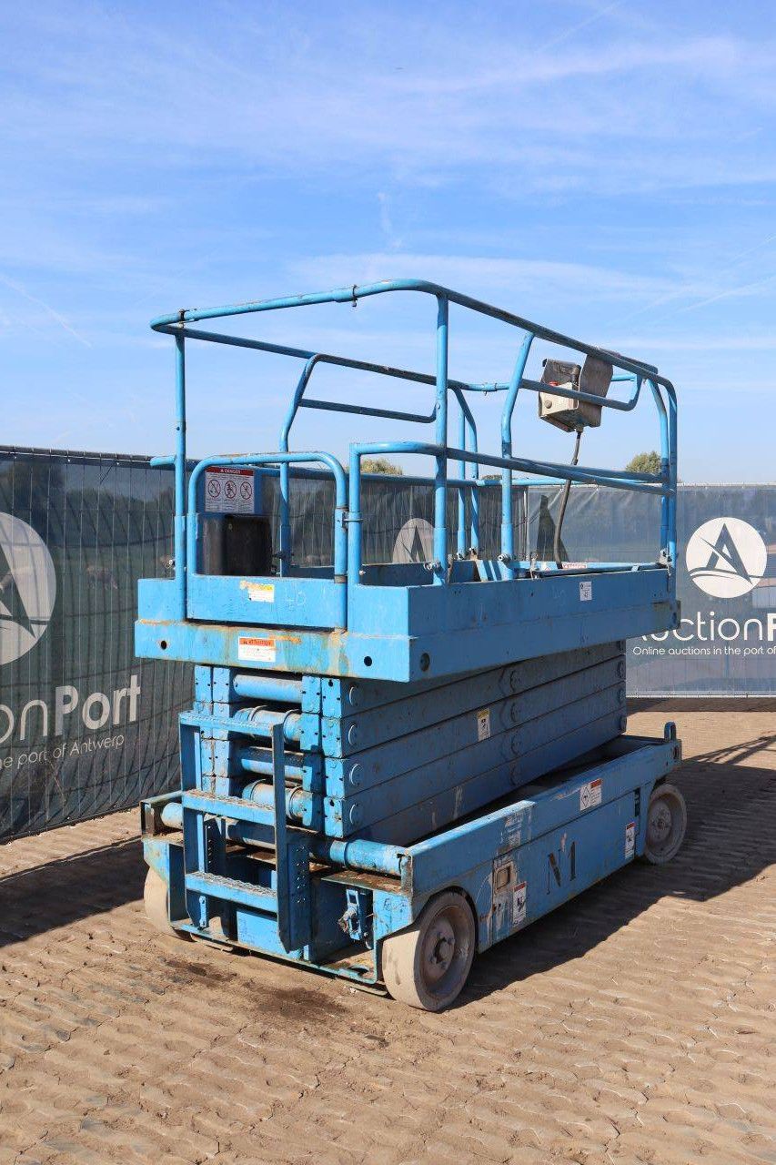 Elektrische Scherenarbeitsbühne X32-N99, Tragkraft 340 kg, Höhe 11,75 m