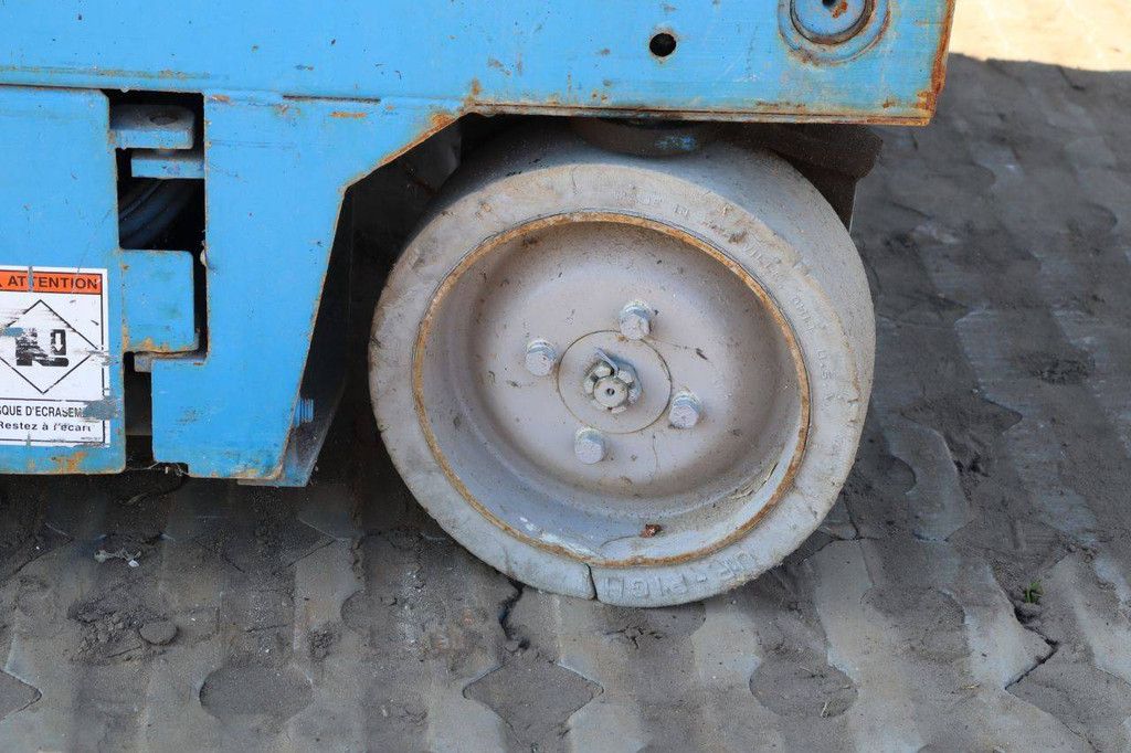 Elektrische Scherenarbeitsbühne X32-N99, Tragkraft 340 kg, Höhe 11,75 m