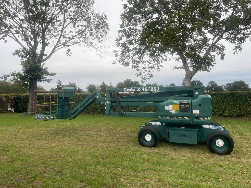 Genie Z-45/25J Gelenkteleskoparbeitsbühne, elektrisch + Diesel, 15,8 m, Baujahr 2001