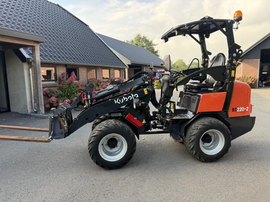 Kubota RT220-2 Giant G2200 X-tra HD