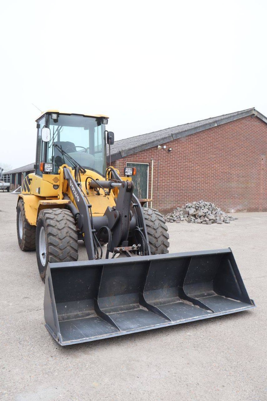 Volvo L32B-Z Diesel Wheel Loader 49kW 2001