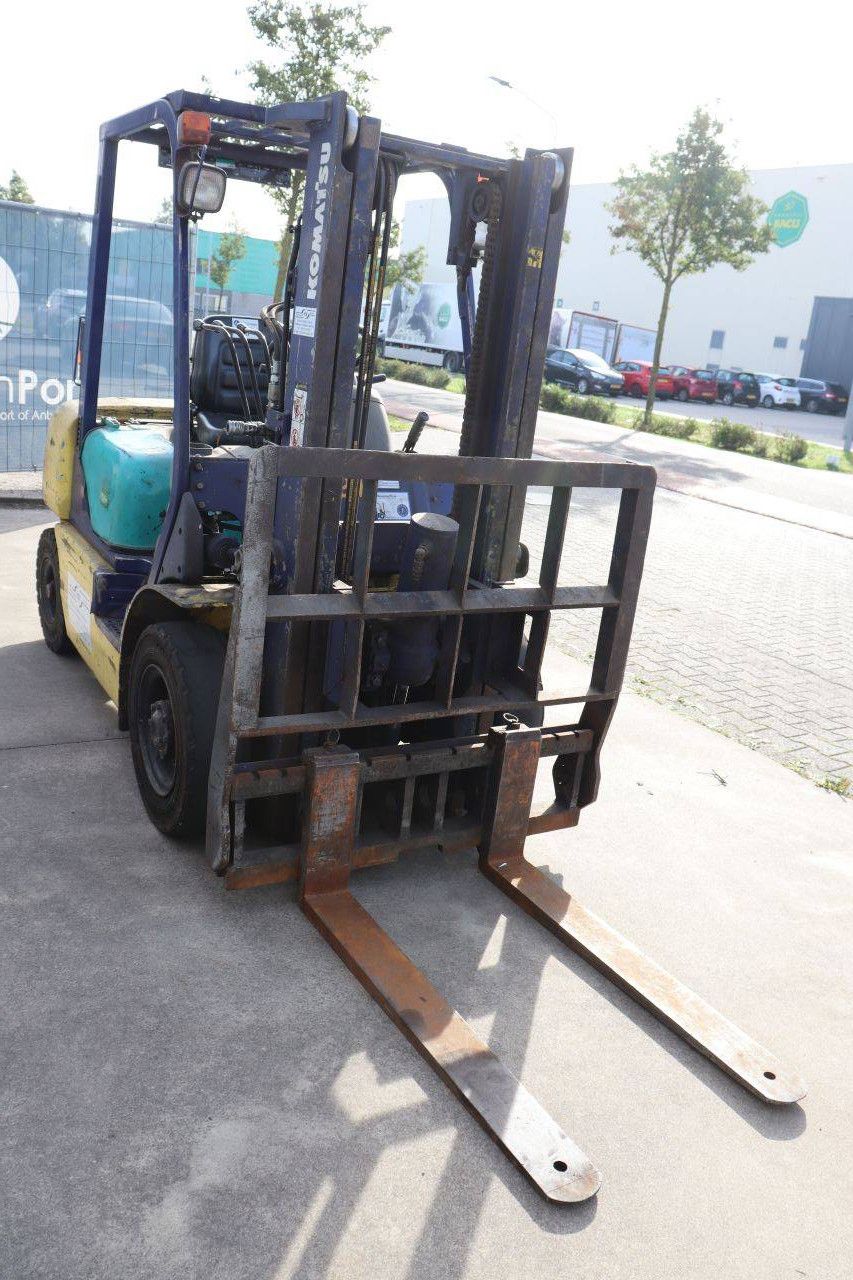 Komatsu FD25T-12 Diesel-Gabelstapler, 2500 kg, Baujahr 2002
