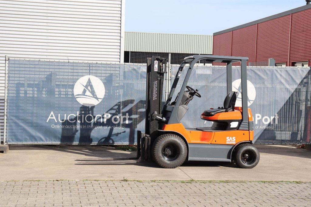 Toyota 7FB10 Electric Forklift 1000kg 3.1m 2002