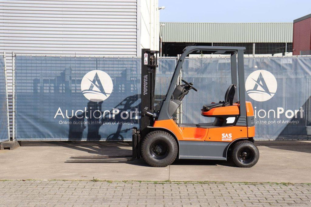 Toyota 7FB10 Electric Forklift 1000kg 3.1m 2002
